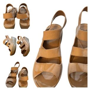 Clarks Women's Reedly
Juno Wedge Sandals